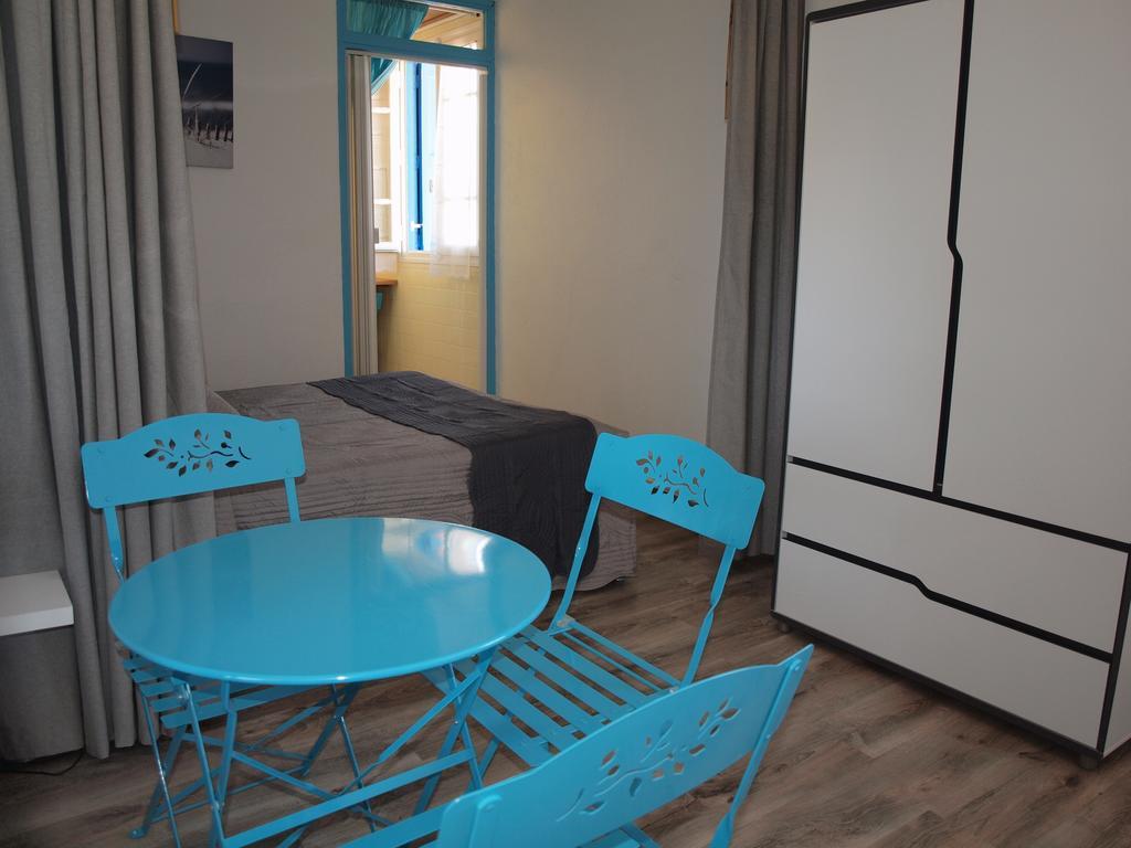 Hotel Restaurant - Villa Les Sirenes أرجيليه- سور- مير الغرفة الصورة