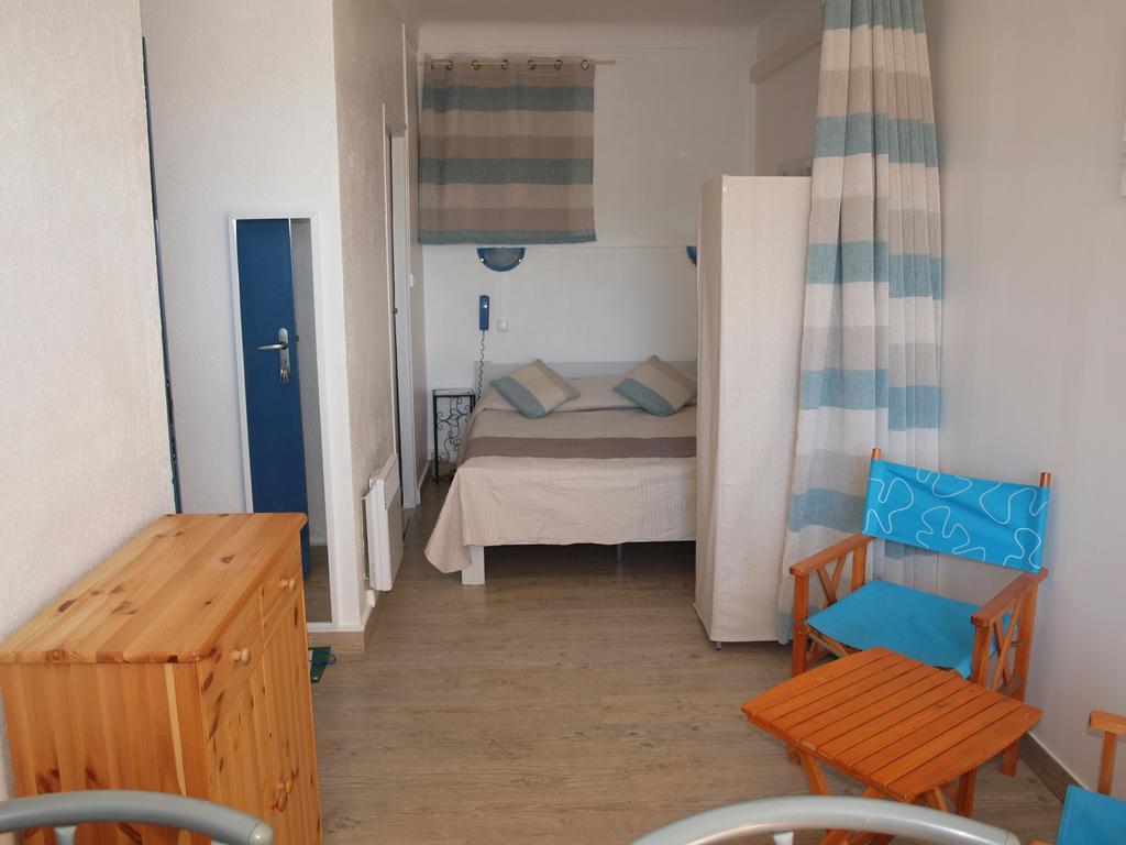 Hotel Restaurant - Villa Les Sirenes أرجيليه- سور- مير المظهر الخارجي الصورة